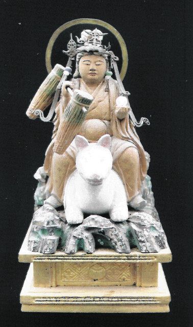 地元の繁栄願う「九尾狐」 関の武芸吉祥天に石像建立：中日新聞Web