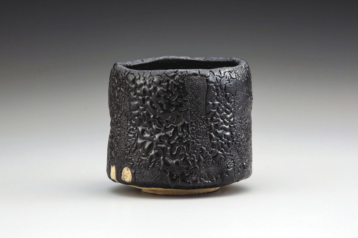 美のありか＞漆黒に宿る人間国宝の技 瀬戸黒茶わん：中日新聞Web