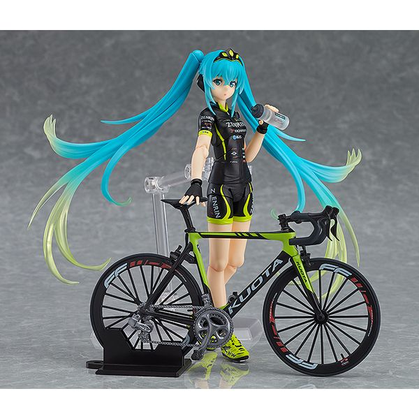 初音ミク レーシングミク 2015Ver. 1/8スケールフィギュア Amazon