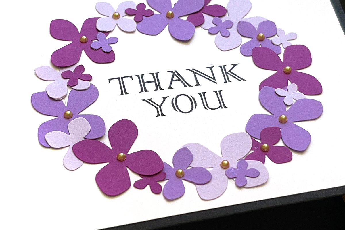 大好きなマーサスチュワートのパンチで作るあじさいのリースカード