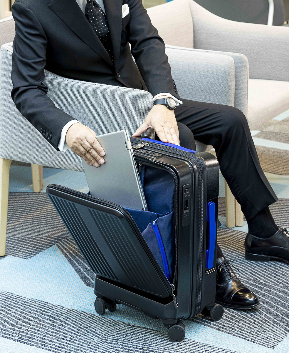 ANAオリジナルのスーツケースだから使いやすい工夫が満載です