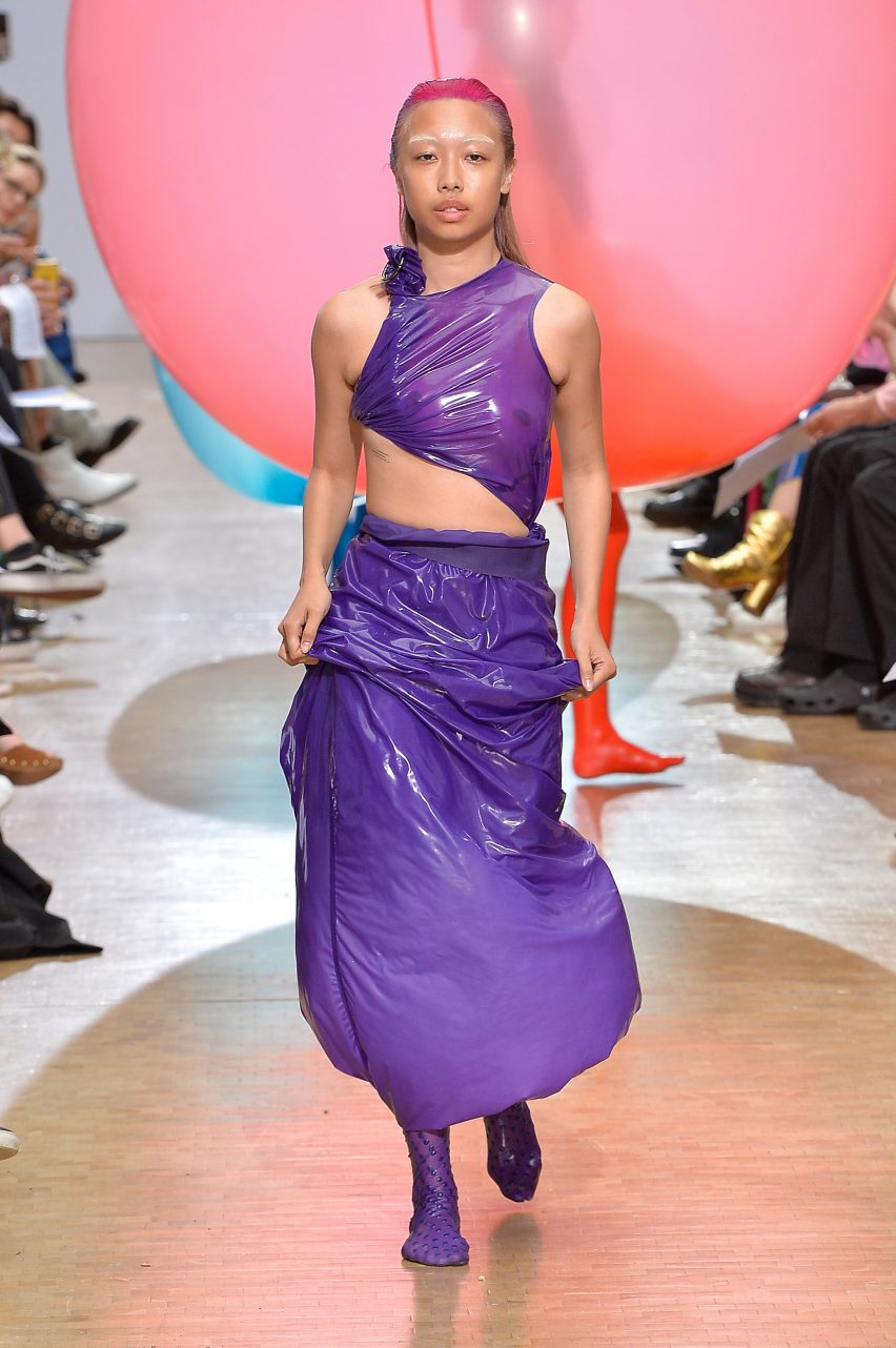 CSM graduate Fredrik Tjærandsen envelops models in rubber balloons