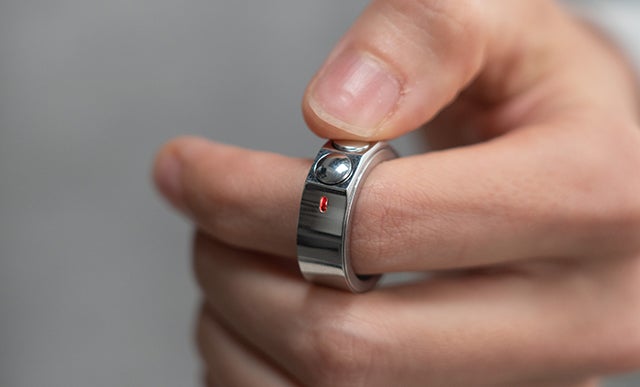 マウスは“持つ”から“身につける”へ。スマート操作の新定番、RING MOUSE