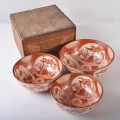 九谷焼 古九谷 赤絵金彩 窓絵 人物花鳥文 三ッ組鉢 時代箱付 U R8370