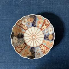 202 大聖寺伊万里 色絵金彩 菊花紋様 輪花形膾皿 - メルカリ