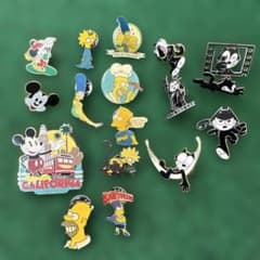 アニメキャラクター ピンバッジセット17個 - メルカリ