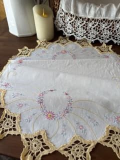 フランスアンティークஐ⋆*オレンジレースに優しい花柄刺繍クロスஐ