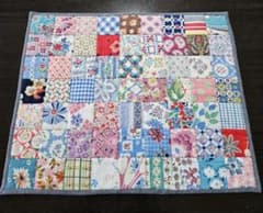 ビンテージフィードサックのキルト パッチワークキルト - メルカリ