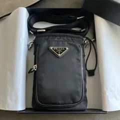 2026年最新】Prada スマホショルダー ノベルティの人気アイテム - メルカリ