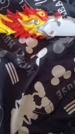 ドラゴンデザインのおもちゃの武器