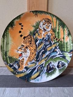 古伊万里？ 虎の絵の大皿 染付 金彩 直径約46cm