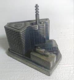 レア？【非売品】旧警視庁本部庁舎ミニチュアペン立て