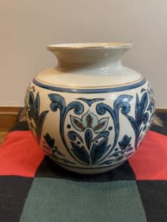 久谷陶泉窯陶印入り青と白の手描き陶器花瓶