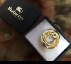 M8323 Burberry バーバリー ブローチ フェイクパール