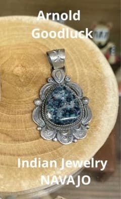 新品 アーノルドグッドラック キングマンターコイズペンダント