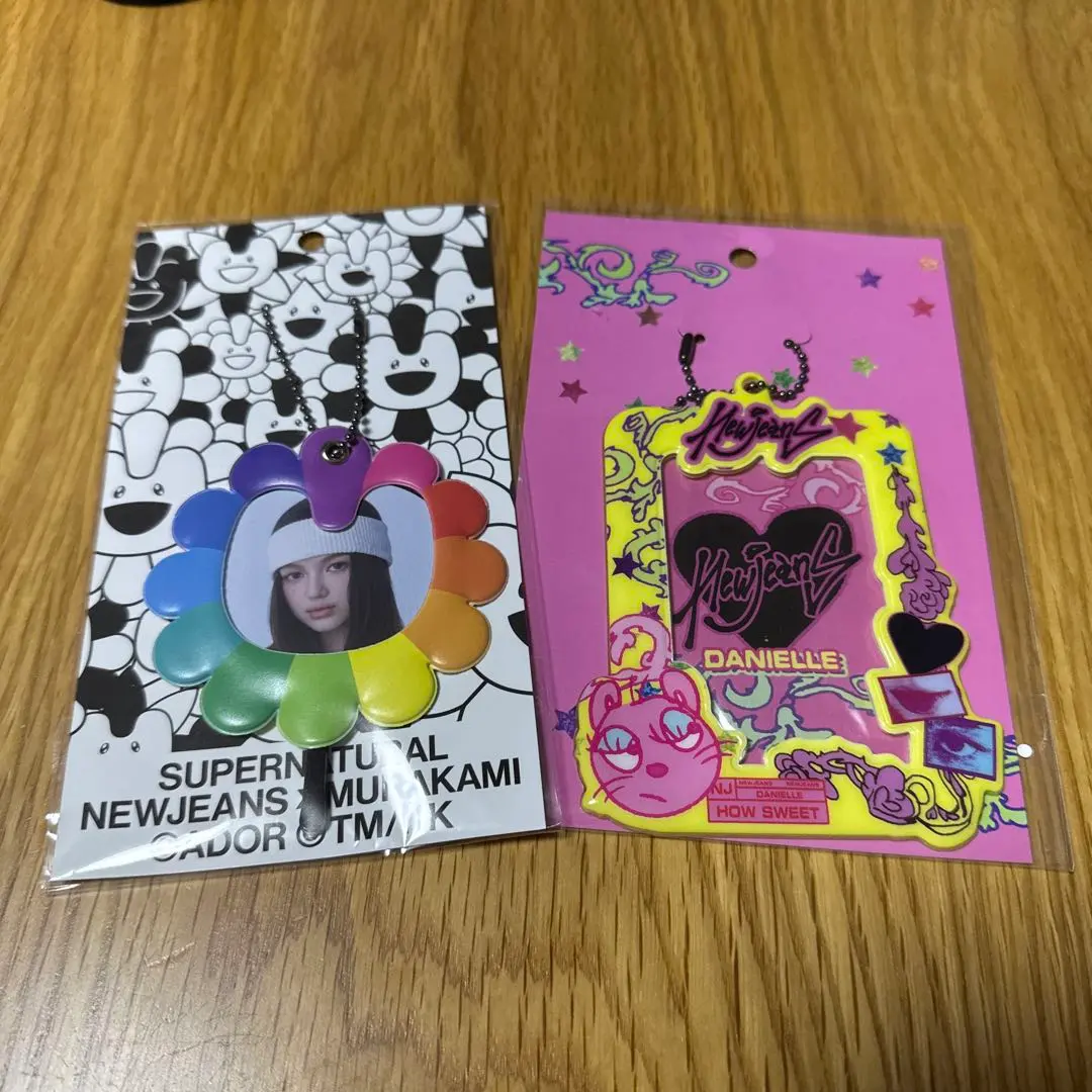 2026年最新】NewJeans×MURAKAMI うちわキーリングの人気アイテム