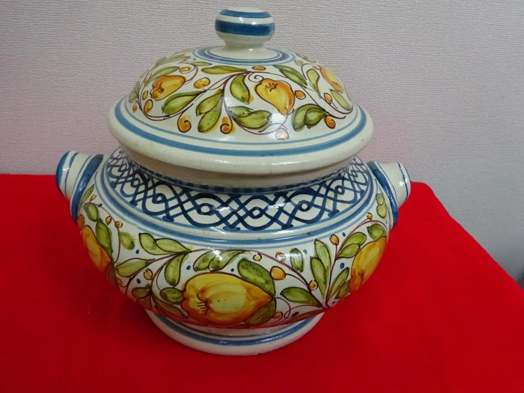 ビアジオリ・グッビオ陶器イタリア. 珍しい(?)四角の盛り皿