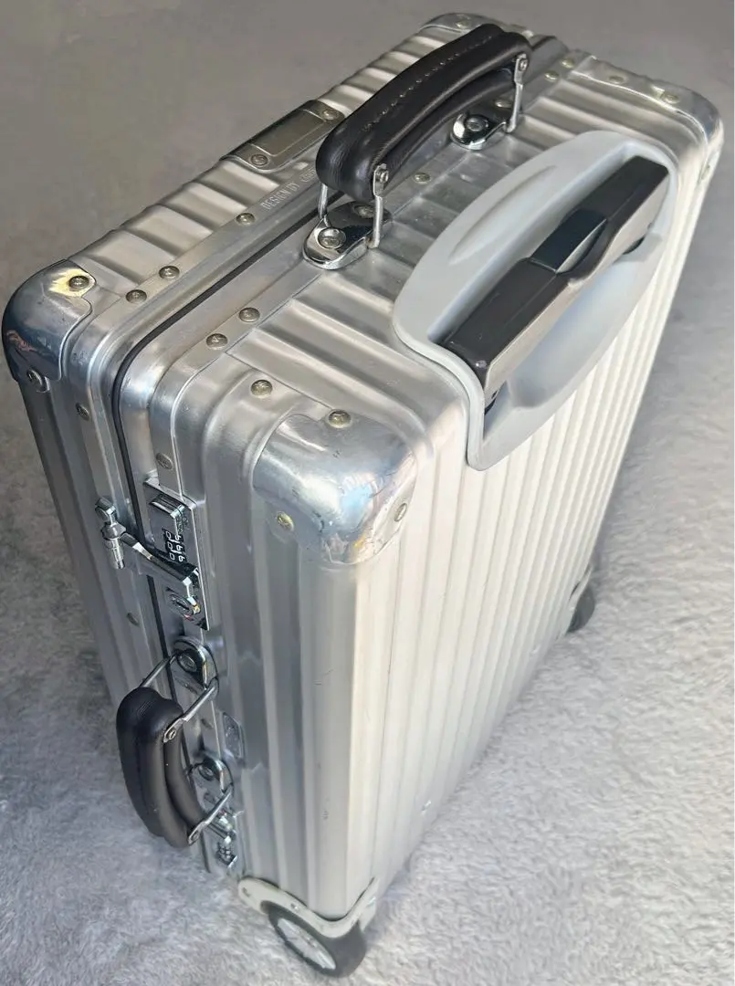 2026年最新】rimowa classic flight 35lの人気アイテム - メルカリ