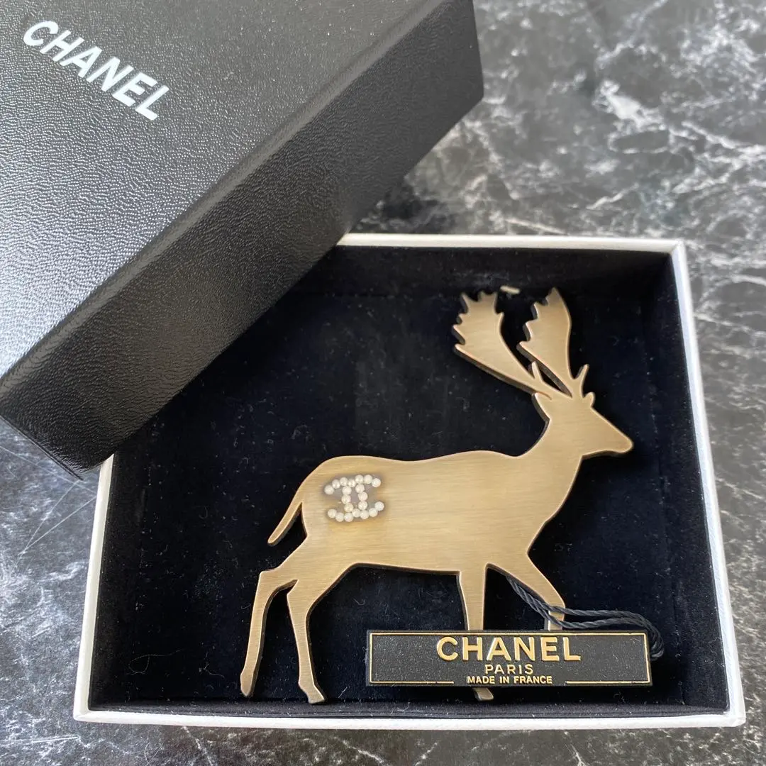 CHANEL トナカイブローチ大8×8センチ