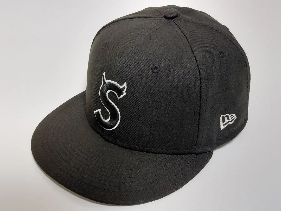 2026年最新】supreme sロゴ キャップ ツノの人気アイテム - メルカリ