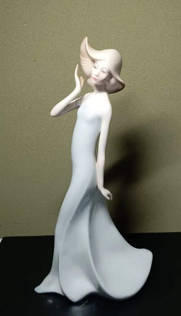 2026年最新】ロイヤルドルトン 人形の人気アイテム - メルカリ