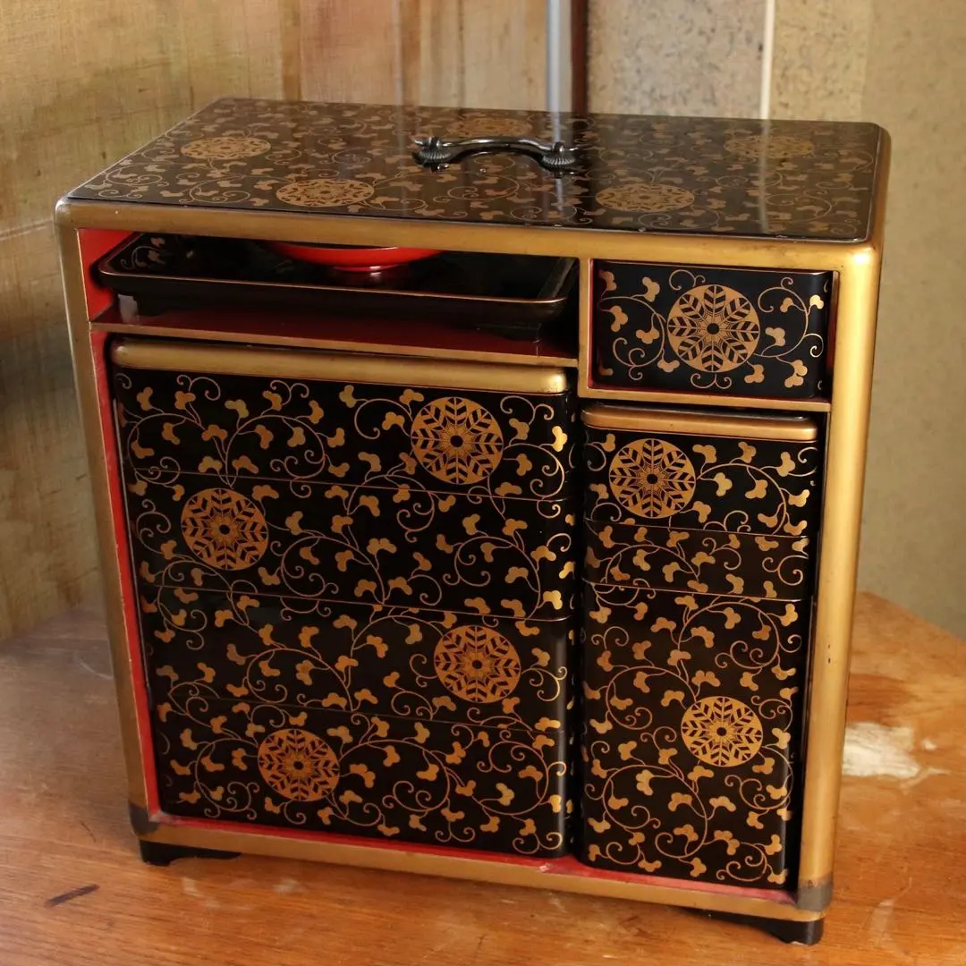 ➁【特別出品】総梨地大名道具農耕蒔絵蒔絵野弁当提重（共箱）