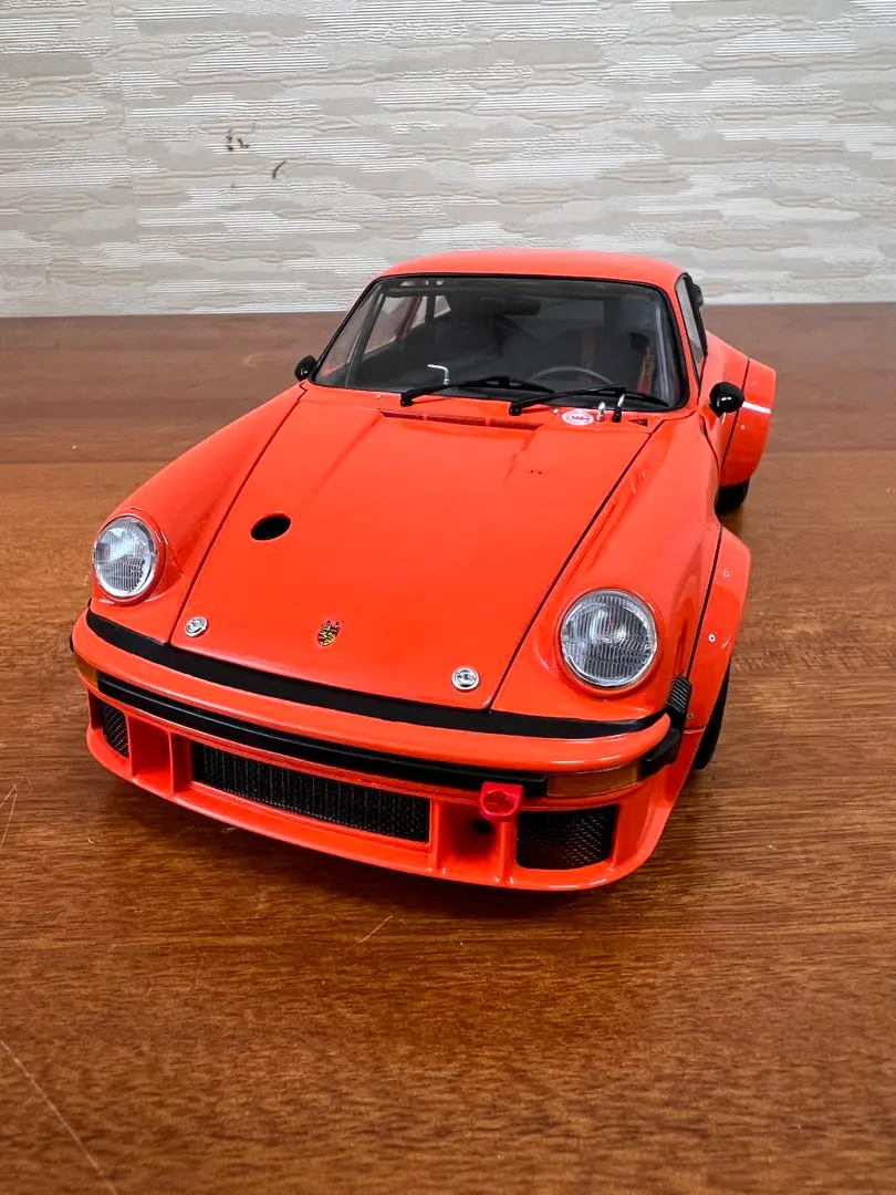 エグゾト 1/18 ポルシェ934 RSR #69 HCC Skiwear