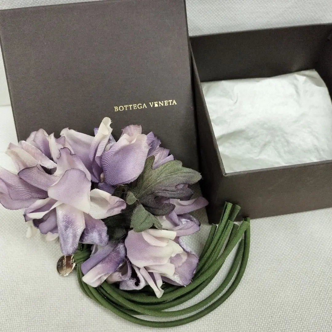 2026年最新】Bottega Veneta ブローチ・コサージュの人気アイテム