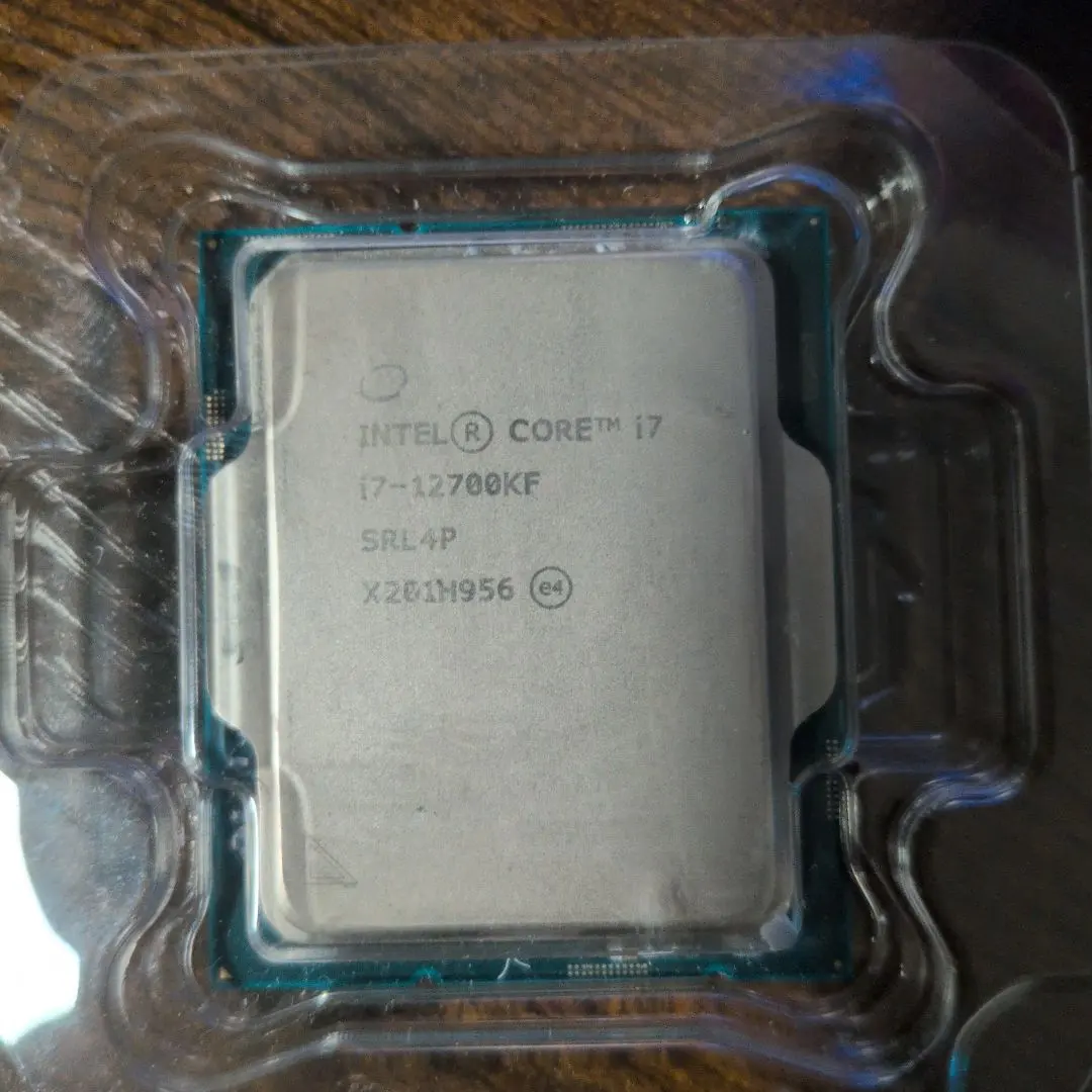 i7 12700kf Z690 RAM64GB SSD1TB 850w