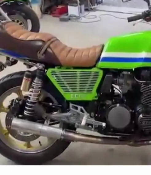 Z750fx2型に付くように加工されたZ400FXタンク