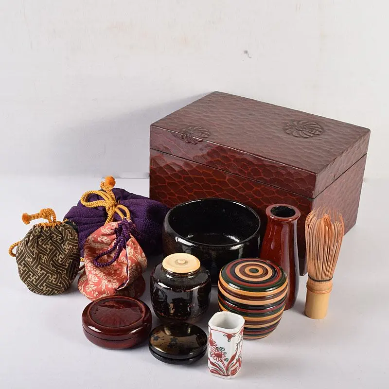 未使用 茶道具 镰倉彫 茶箱セット 茶器揃 茶碗 棗 茶筅 振出 巾筒 等