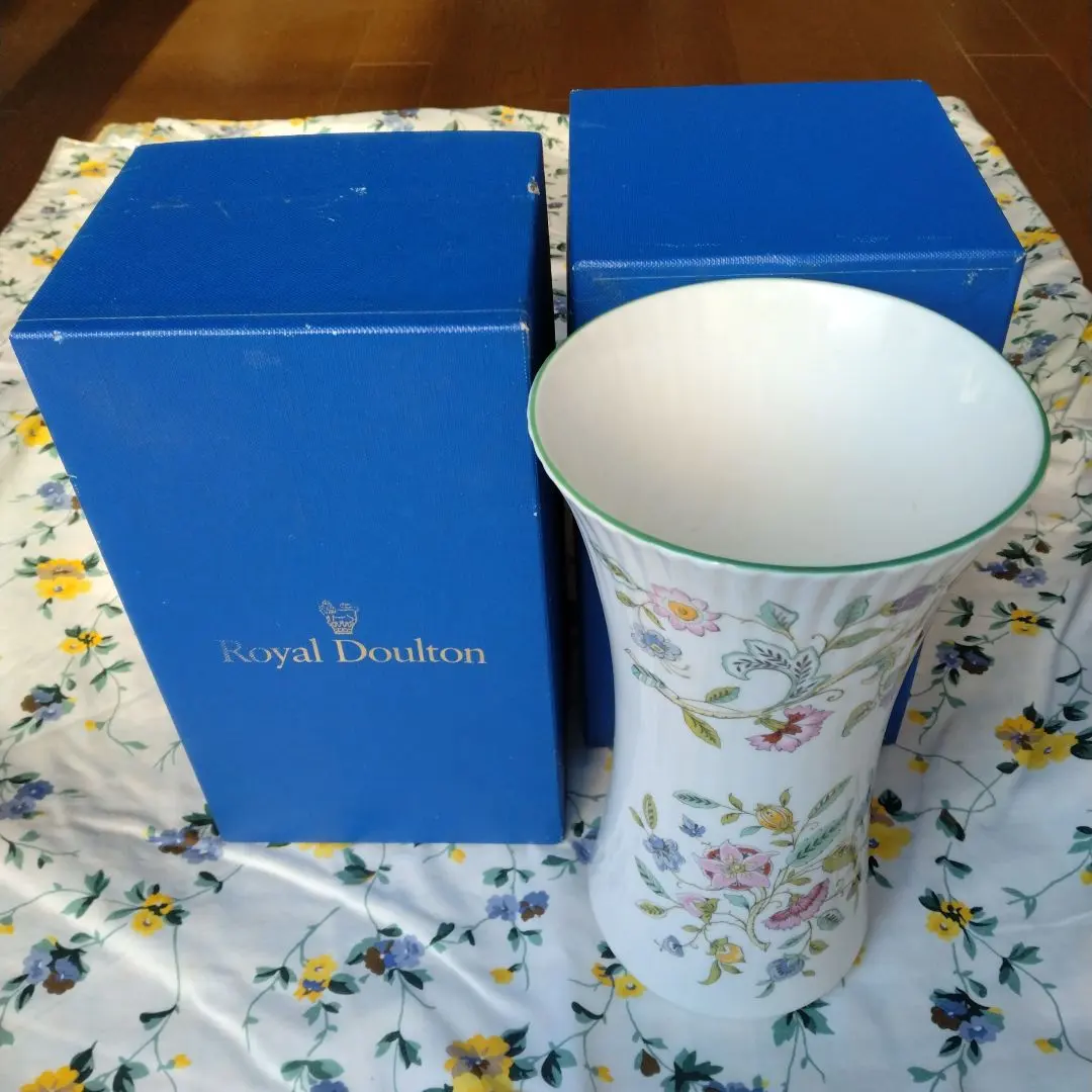 2026年最新】ロイヤルドルトン フラワーベースの人気アイテム - メルカリ