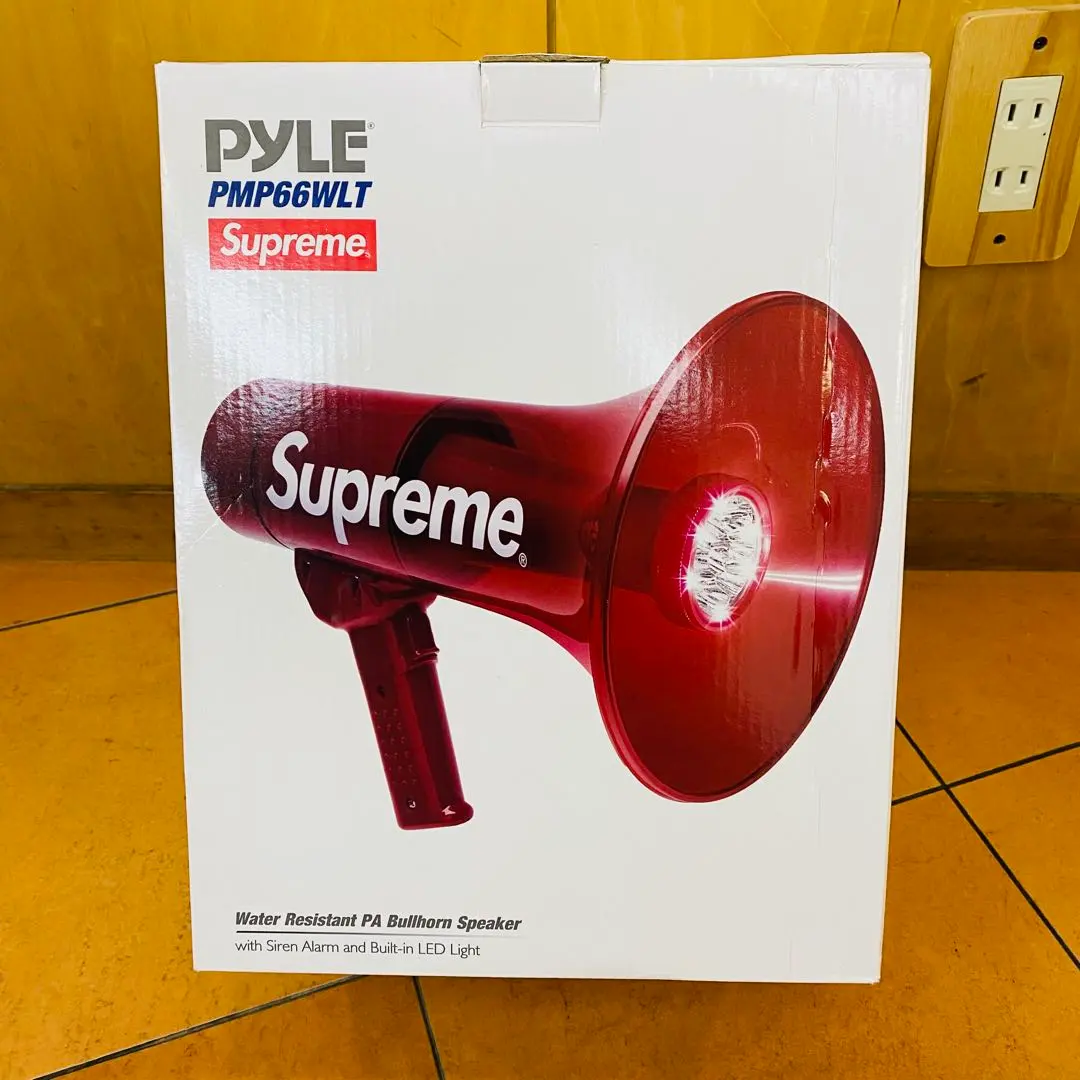 2026年最新】supreme pyle waterproof megaphoneの人気アイテム - メルカリ