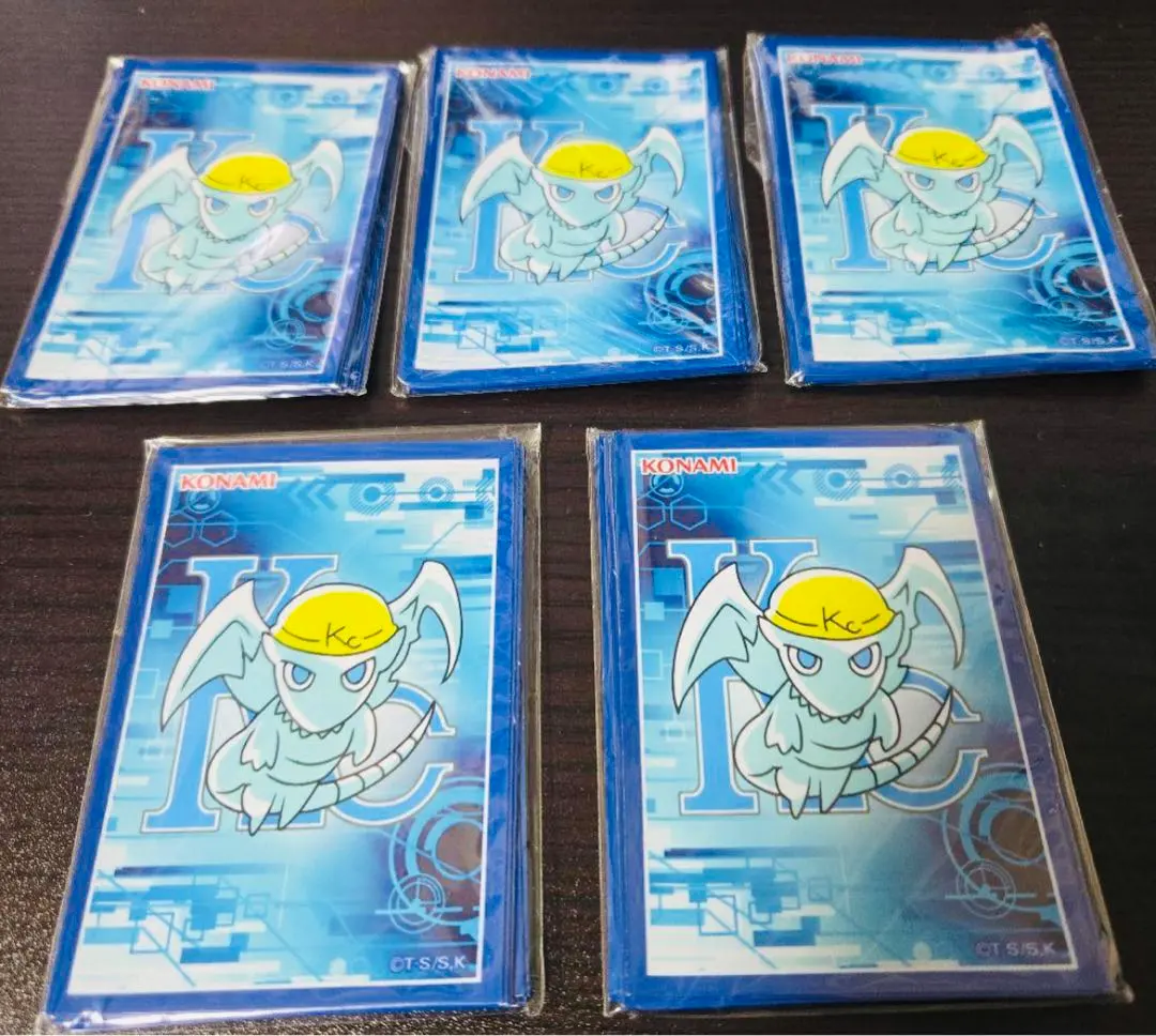 激レア】遊戯王 公式 未開封 ちびブルーアイズ スリーブ 光沢 40枚