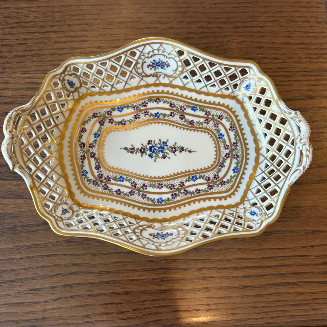 マイセン 金彩 花のブーケと蝶の絵付け 自然主義 透かし絵皿 28.5