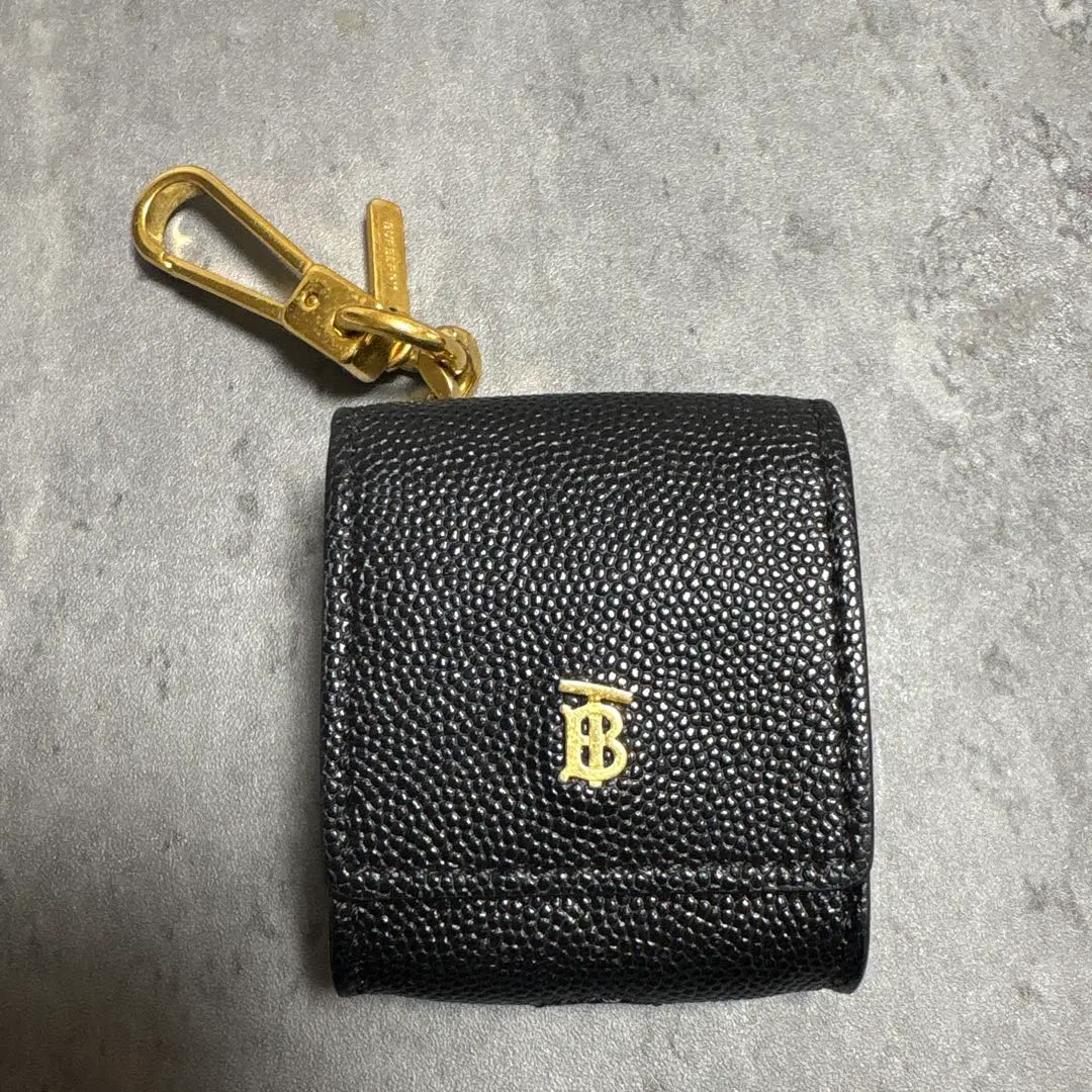 2026年最新】airpods ケース burberryの人気アイテム - メルカリ