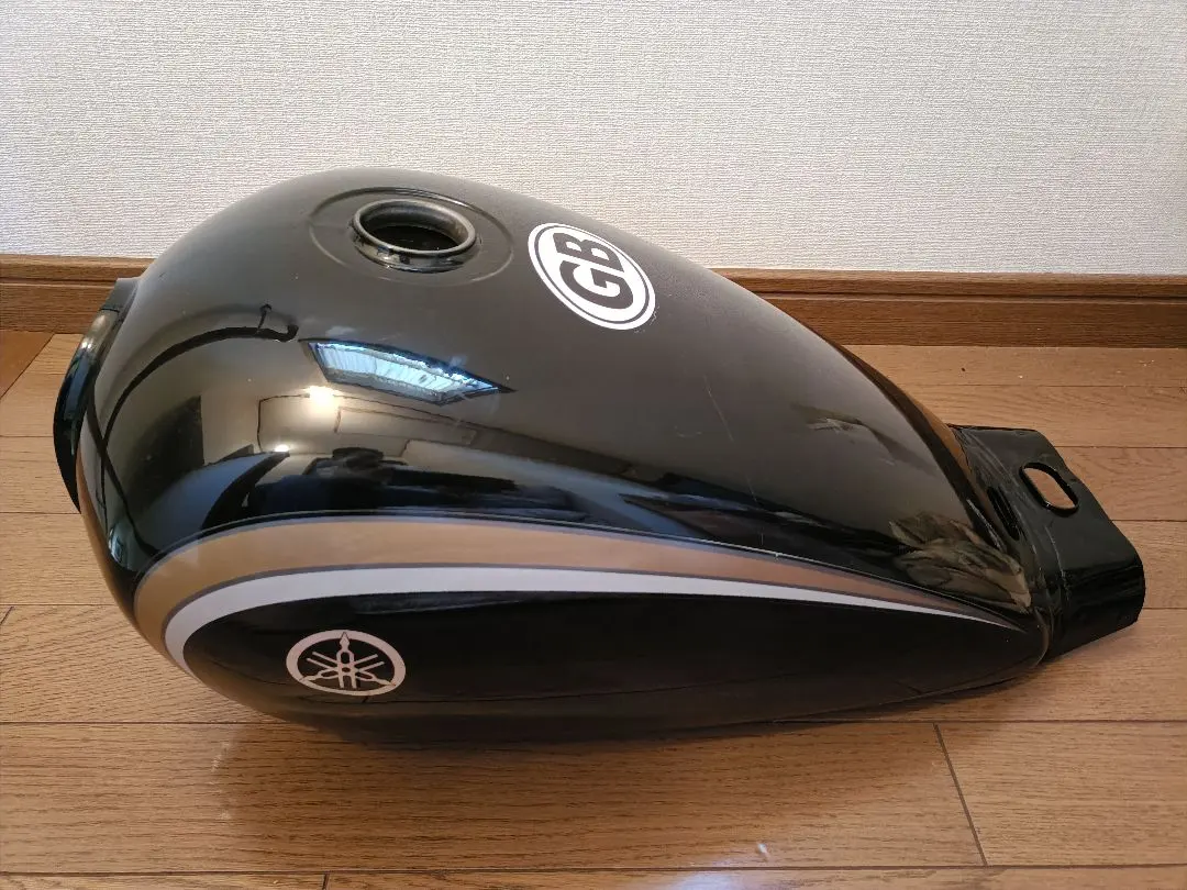 Yamaha YB125SP タンク ブラック ゴールド 燃料コック、センサー付