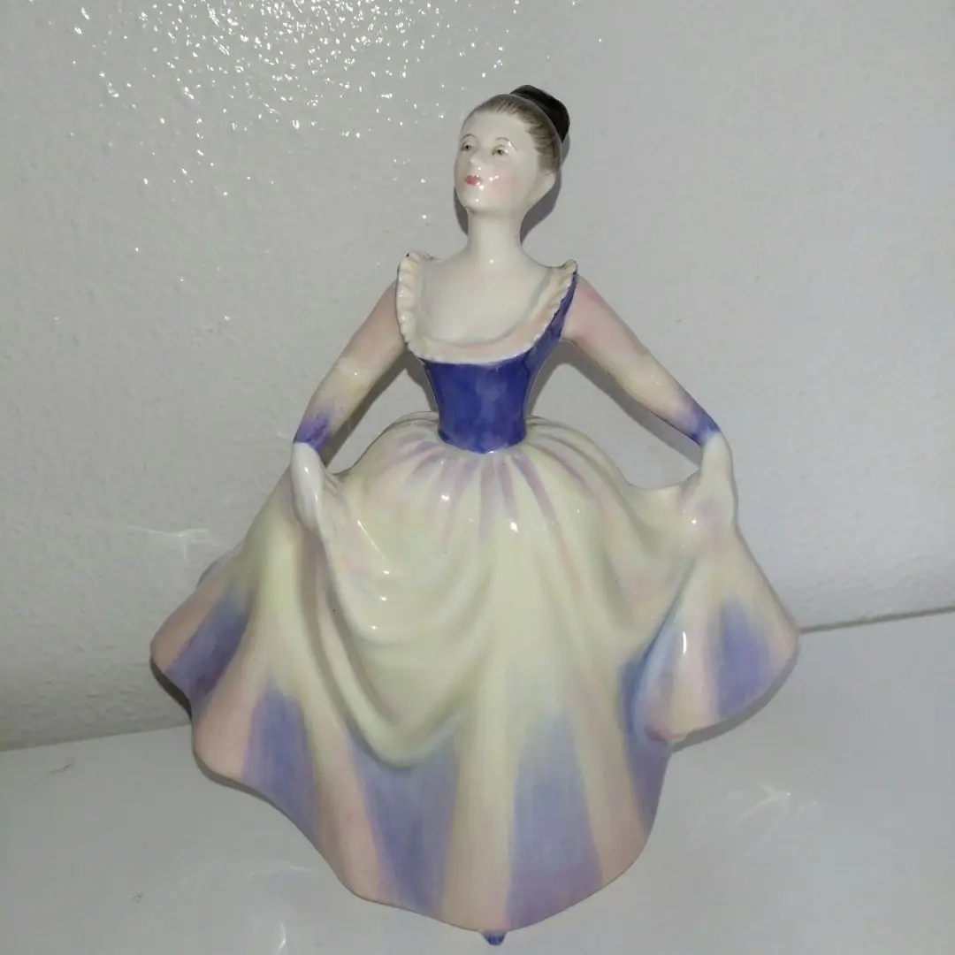 皇家道爾頓莉莎人偶Royal Doulton LISA 1968 ‐ Mercari 日本最大二手