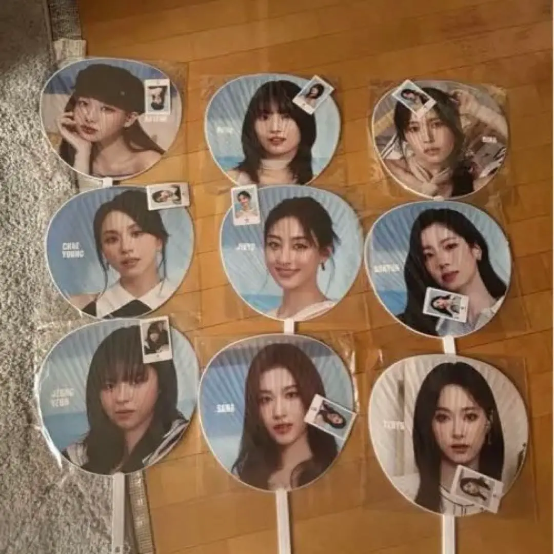 2026年最新】twiceサイン入りうちわの人気アイテム - メルカリ