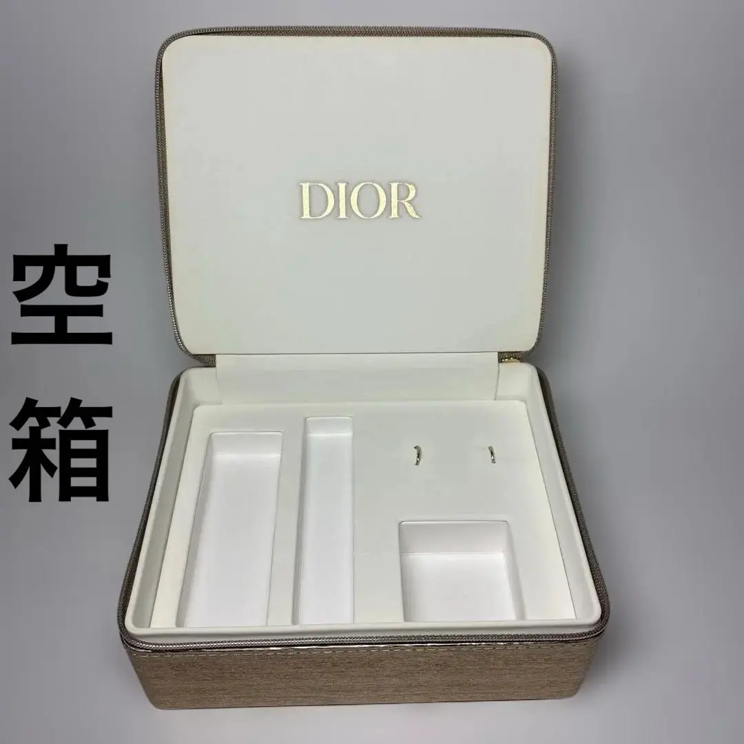 2026年最新】dior 空箱 ピアスの人気アイテム - メルカリ