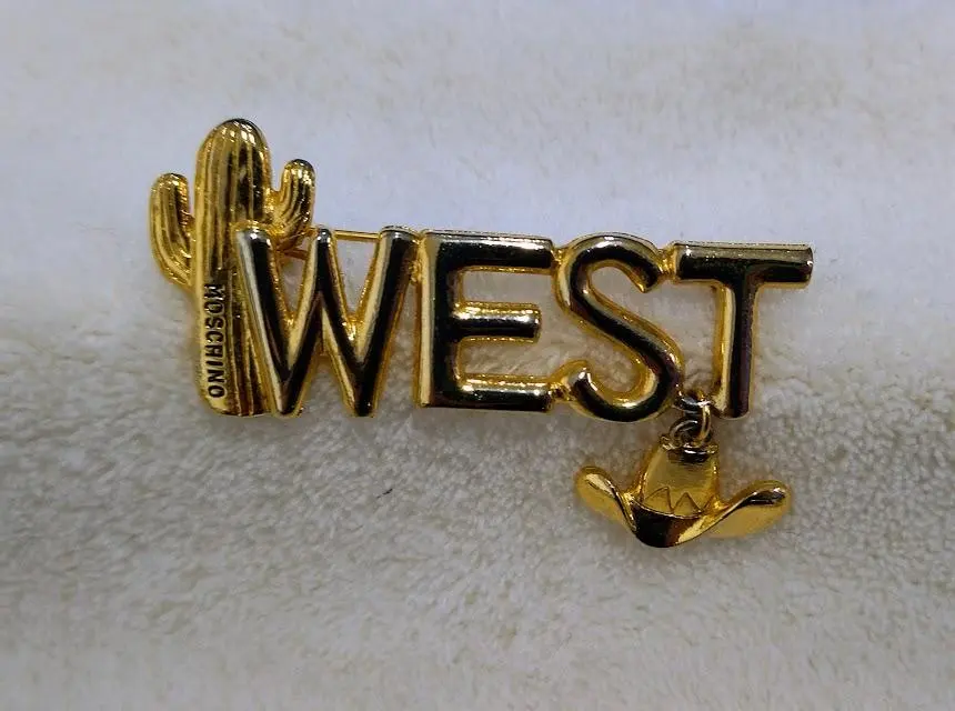 2026年最新】モスキーノブローチの人気アイテム - メルカリ