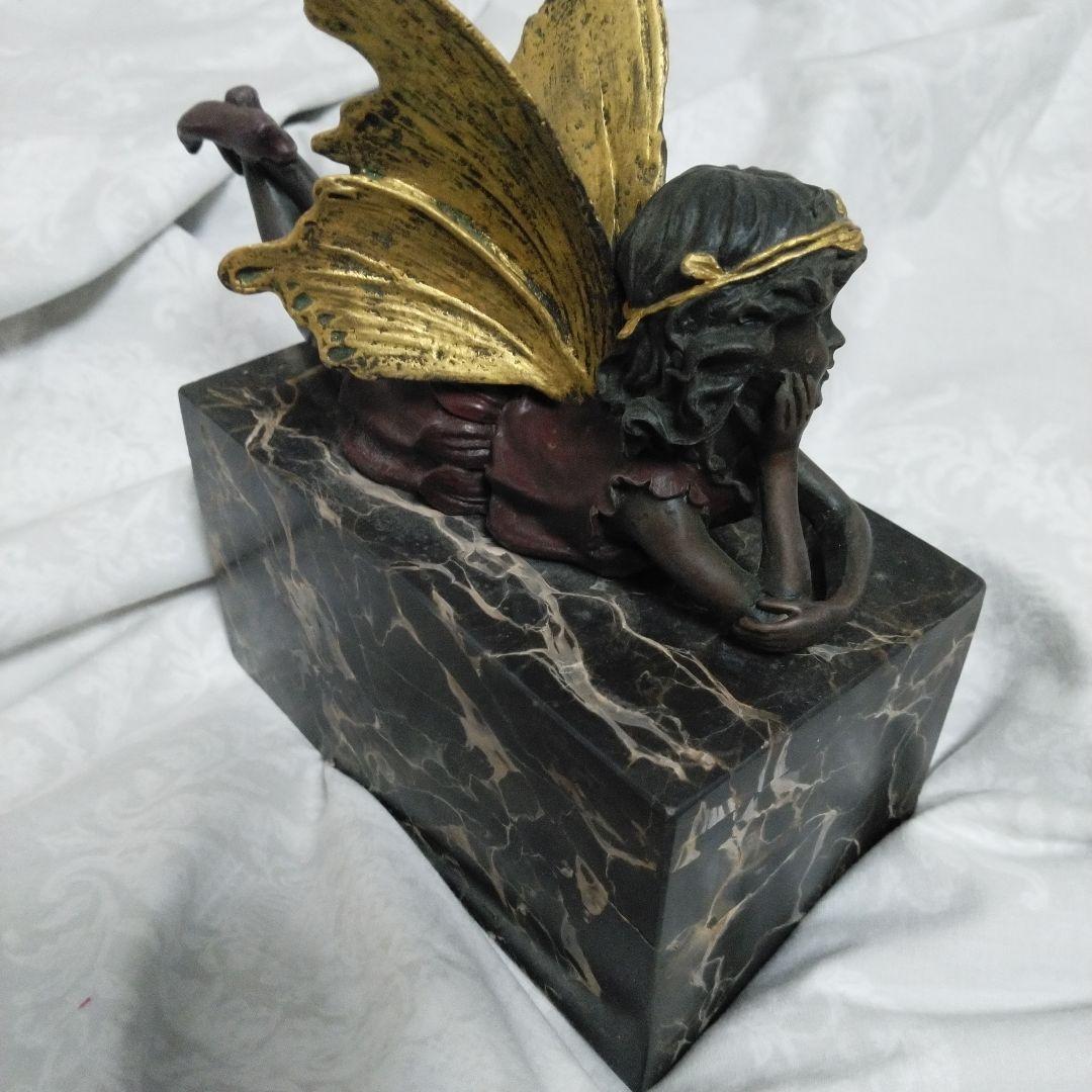 中古 ほおづえ 妖精 天使 少女像 金色の羽 大理石風の台 妖精 の