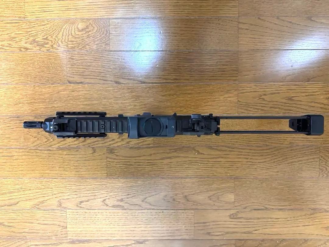 東京マルイ MP7A1 ガスブローバック　ダットサイト、予備マガジン付