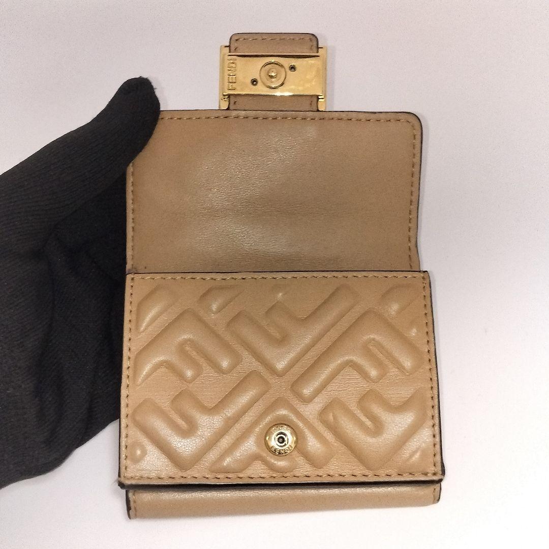 極美品】FENDI バゲット マイクロ 三つ折り財布 ベージュ FFモチーフ