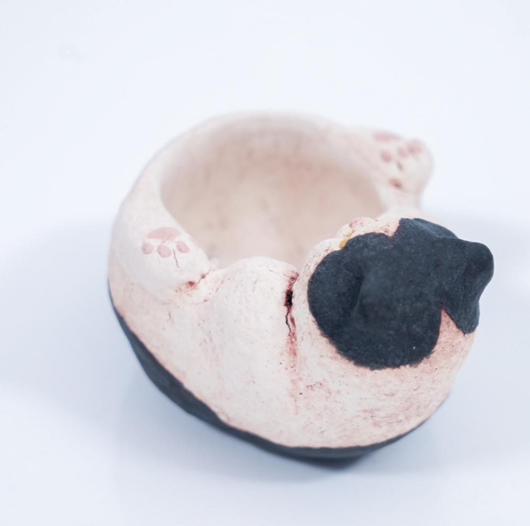 白亜器★猫口（にょこ）ハチワレ猫　ぐい吞み／小鉢★作家物・一点物・希少