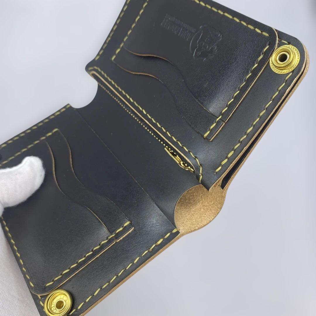 お札折らずに収納できる無骨な手染めミドルトラッカーウォレット BTW01