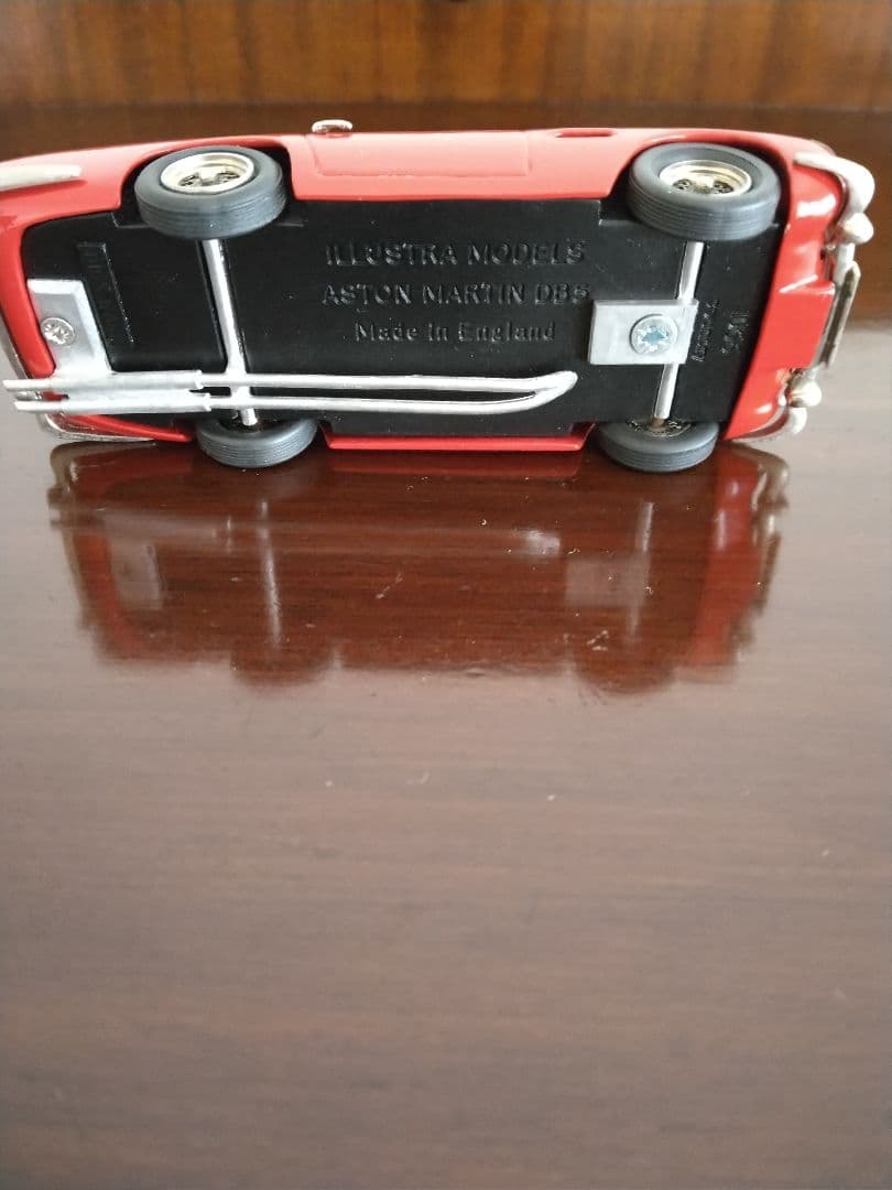 アストンマーチン　DB5