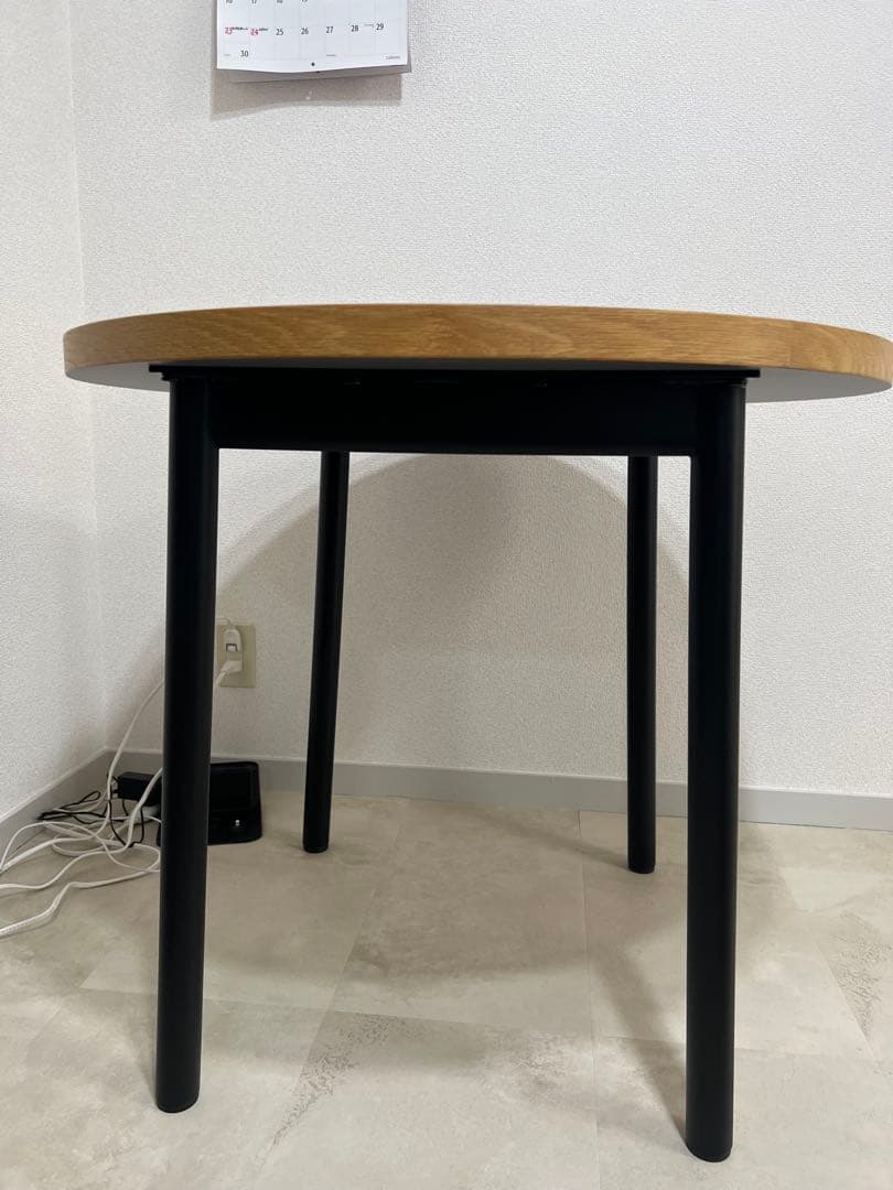 ダイニングテーブル ラウンド（ENEN KUUM)