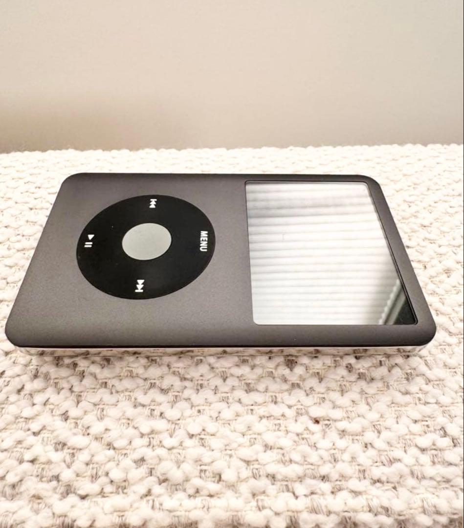 極美品】iPod classic 第7世代 160GBブラック 新品バッテリー - メルカリ