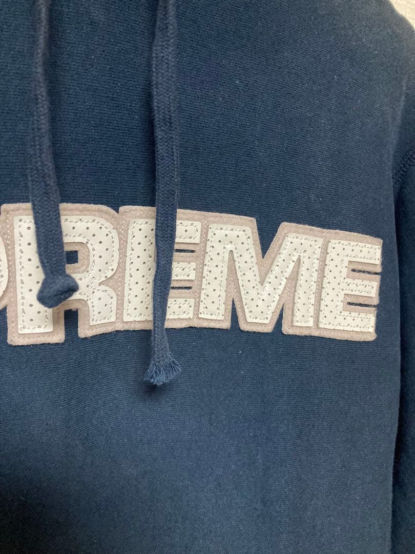 supreme レザーワッペンロゴ　パーカー　シュプリーム